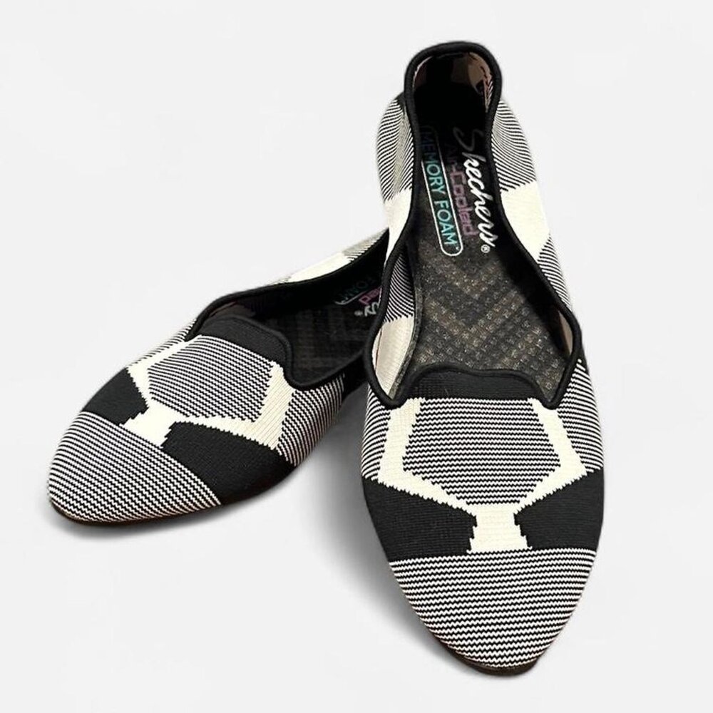 Black and white Skechers memory foam slip-on flats - Size 6 #comfortable #rothys
